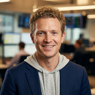 Ryan Brooks, analyste principal en trading chez Ducal Fondelle, photographié en image de profil
